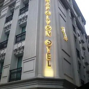 napolyon-hotel.istanbul-turkeyhotels.com/